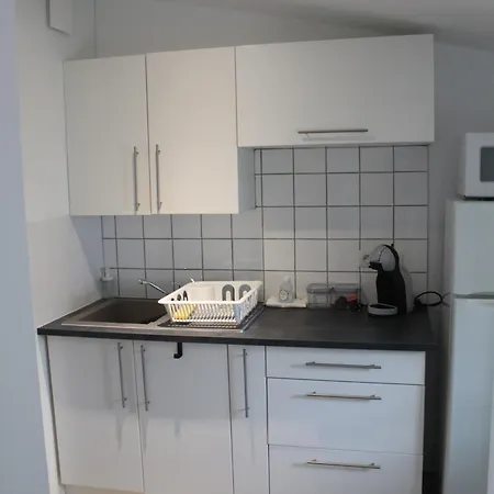 Maison De *