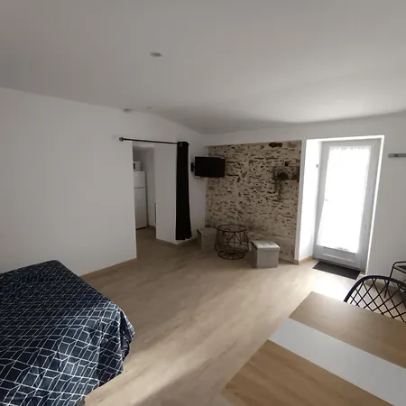 Maison De *