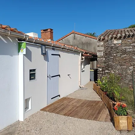 Maison De *
